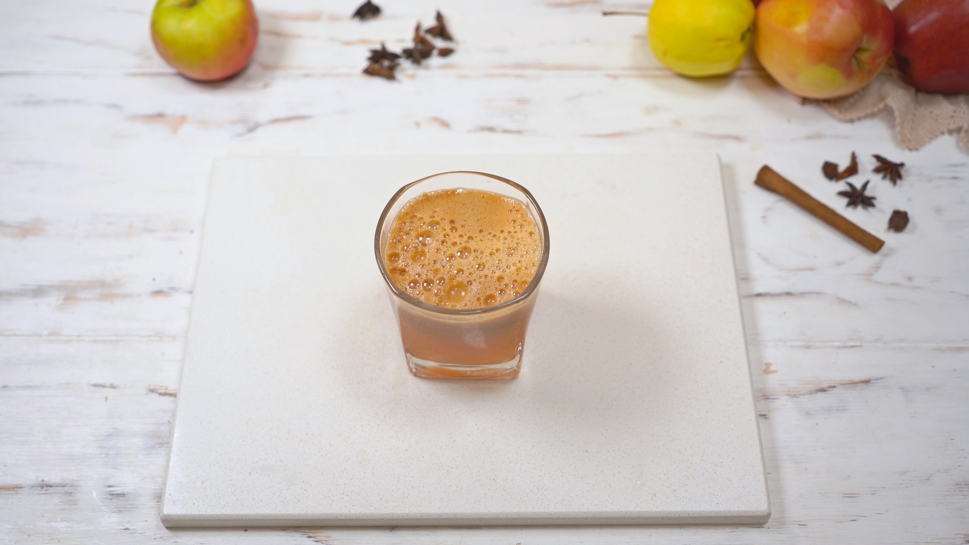 How to Make Apple Juice at Home: Juicer & Blender Guides